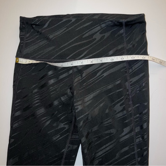 Small Gapfit GFast High Rise Compression Capri Black Liquid Shine VGUC - Picture 5 of 9